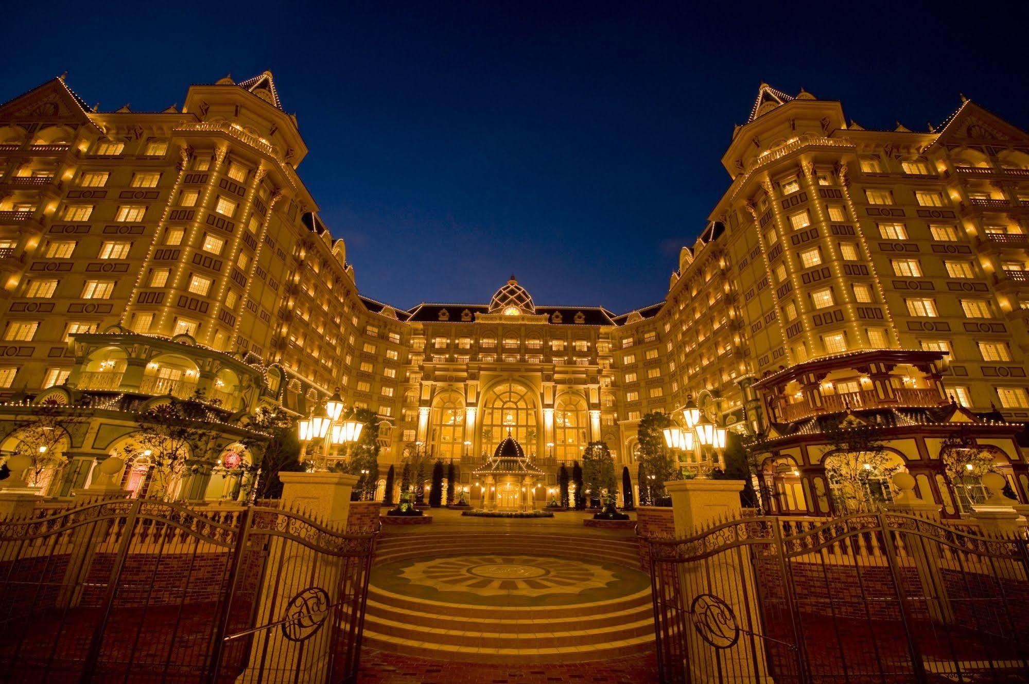 Tokyo Disneyland Hotel Чиба Екстериор снимка